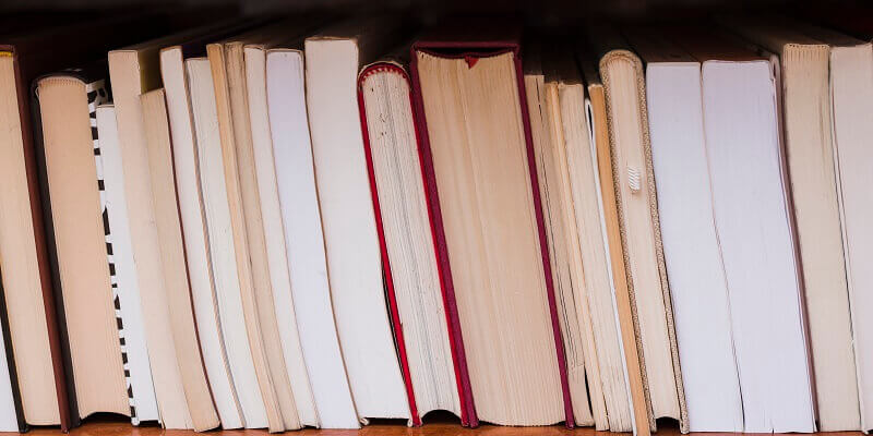 Collection de livres recommandés pour apprendre une nouvelle langue.